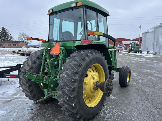 Image of John Deere 7410 equipment image 4