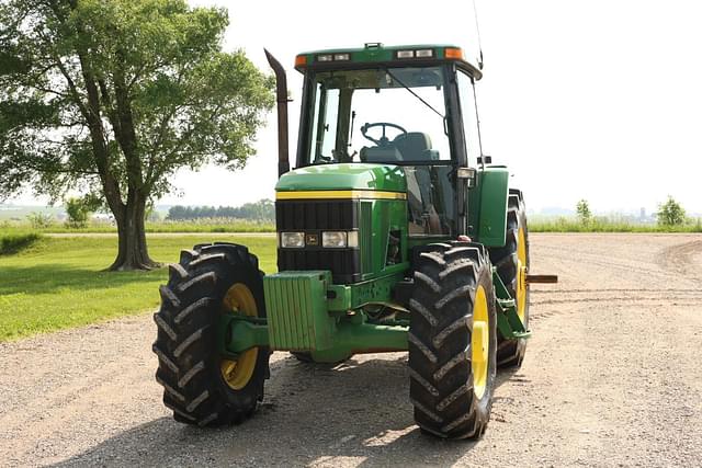 Image of John Deere 7410 equipment image 2