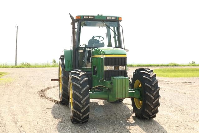 Image of John Deere 7410 equipment image 4