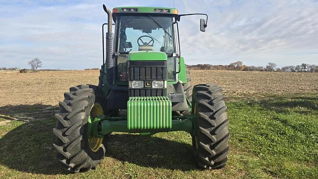 Image of John Deere 7510 equipment image 1