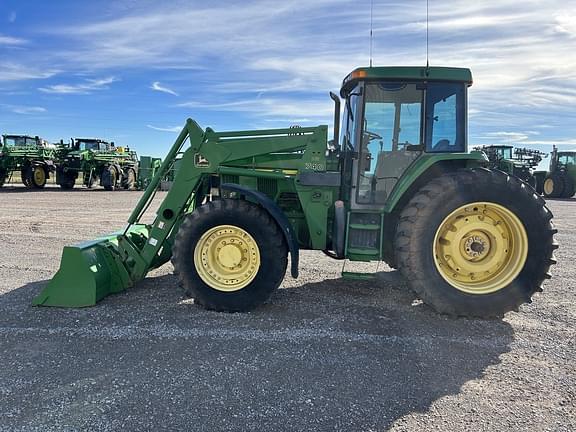 Image of John Deere 7510 equipment image 1