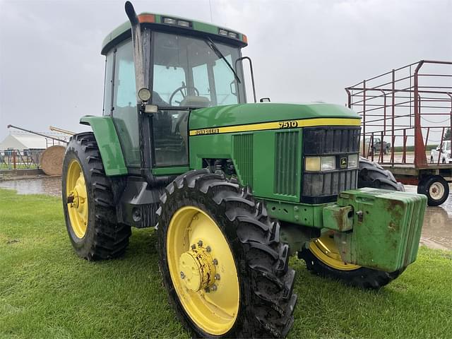 Image of John Deere 7510 equipment image 4