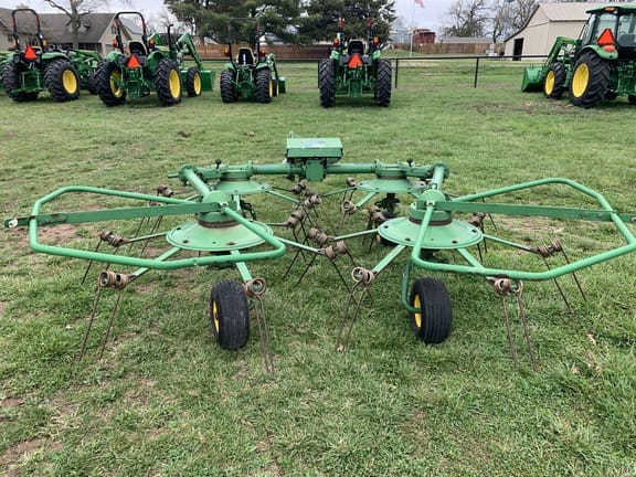 Main image John Deere 752