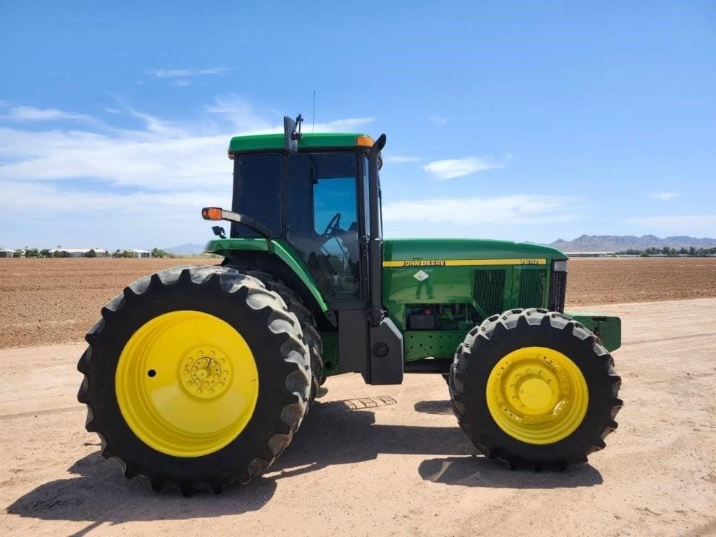 2000 John Deere 7610 Equipment Image0