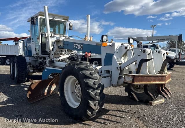 Image of John Deere 770C equipment image 2