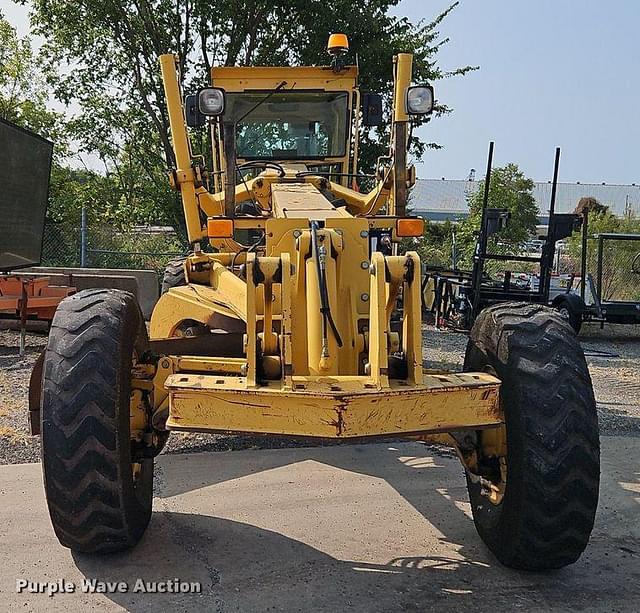 Image of John Deere 770CH equipment image 1