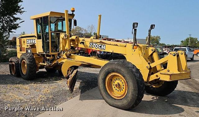 Image of John Deere 770CH equipment image 2