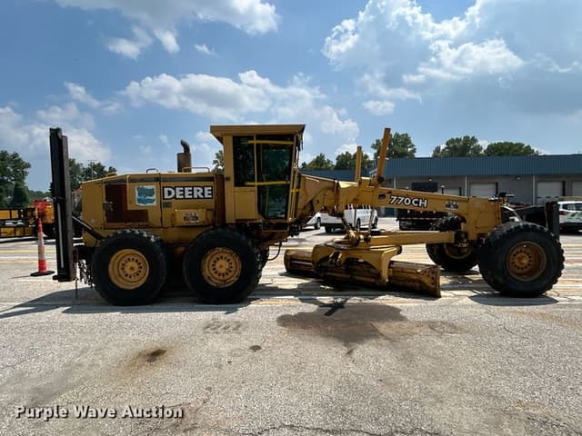 Image of John Deere 770CH equipment image 3