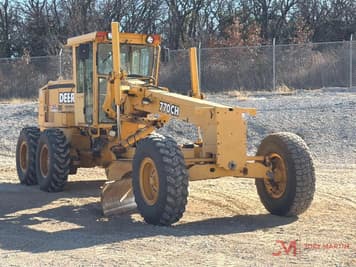 Main image John Deere 770CH