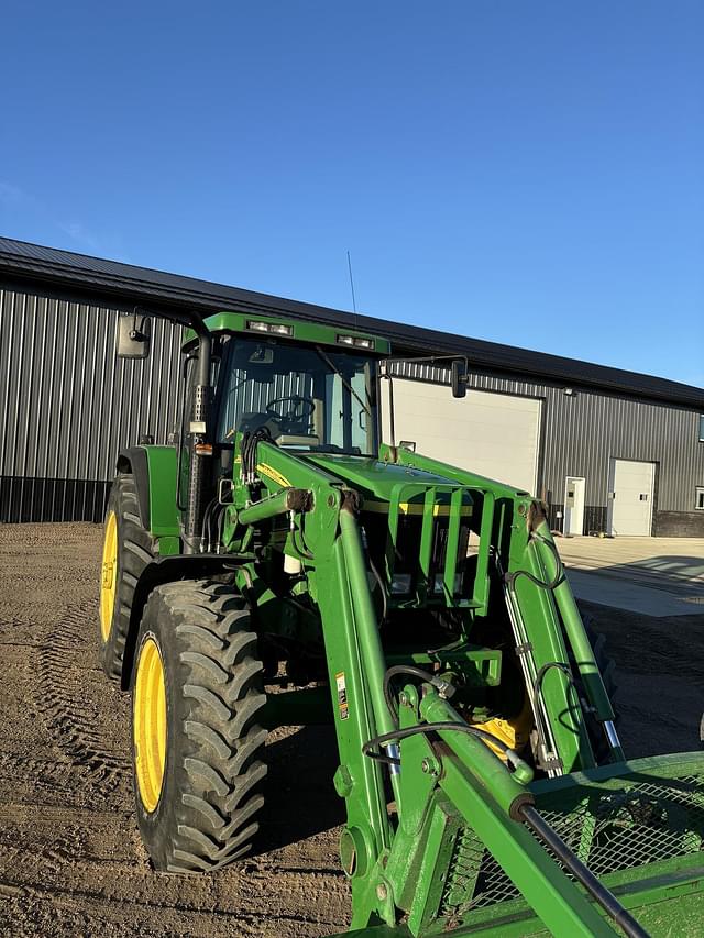 Image of John Deere 7810 equipment image 1