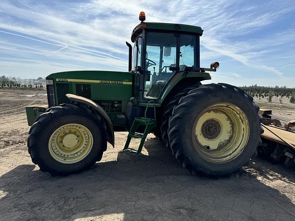 Image of John Deere 7810 equipment image 1