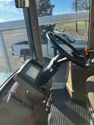 Image of John Deere 7810 equipment image 3