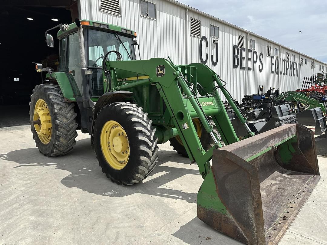 Image of John Deere 7810 Primary image
