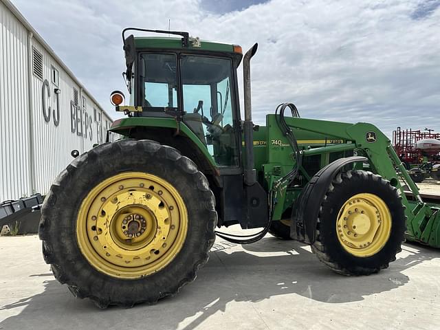 Image of John Deere 7810 equipment image 2
