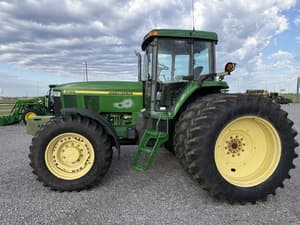 2000 John Deere 7810 Image