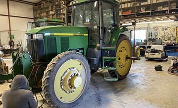 Main image John Deere 7810 3