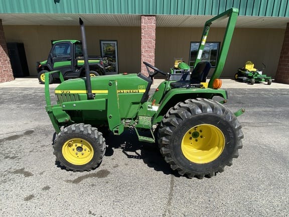 2000 John Deere 790 Equipment Image0