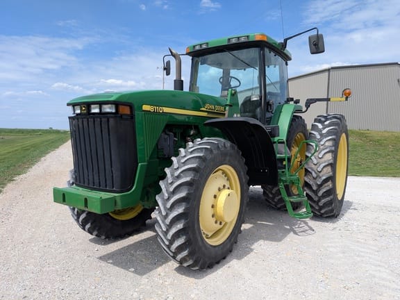 2000 John Deere 8110 Equipment Image0