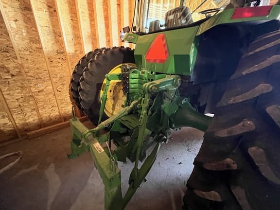 Image of John Deere 8210 equipment image 4