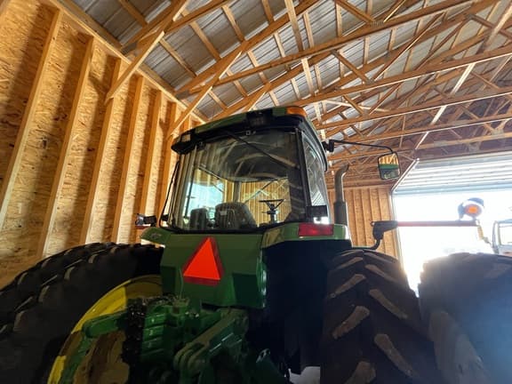 Image of John Deere 8210 equipment image 2