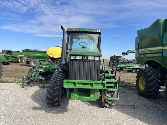 Image of John Deere 8210T equipment image 1