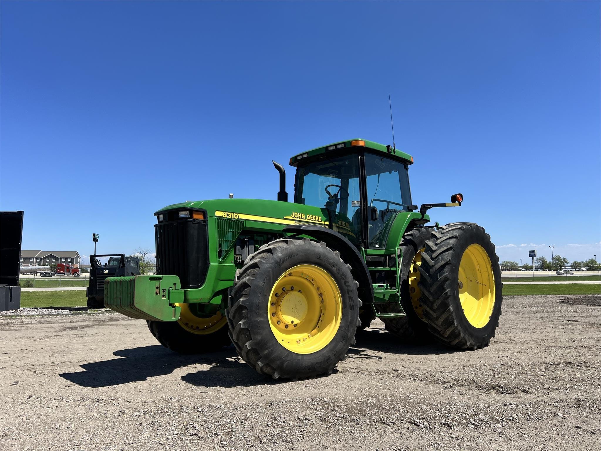 Main image John Deere 8310