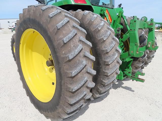 Image of John Deere 8310 equipment image 4