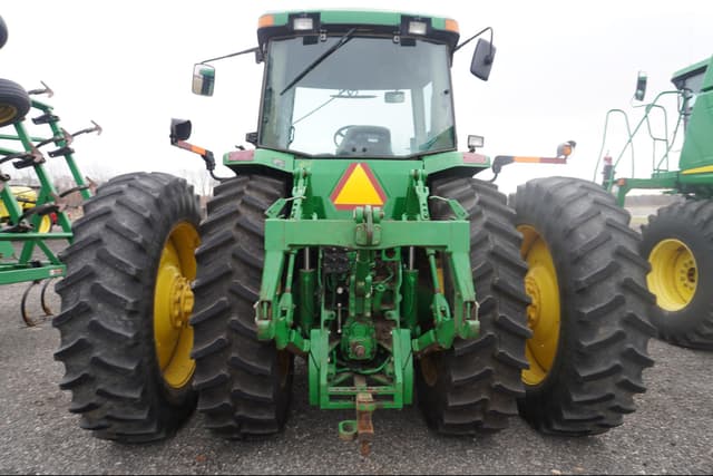 Image of John Deere 8310 equipment image 3