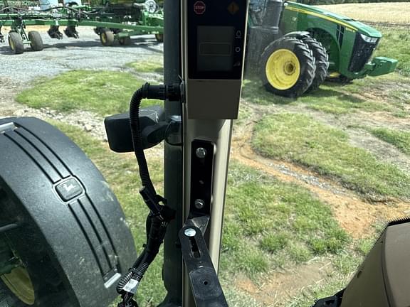 Image of John Deere 8310 equipment image 3