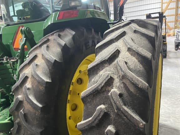Image of John Deere 8310 equipment image 3