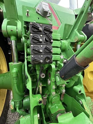 Image of John Deere 8310 equipment image 4