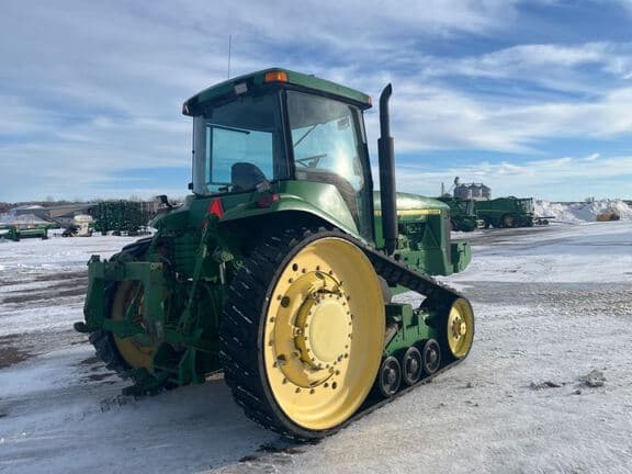 Image of John Deere 8400T equipment image 2