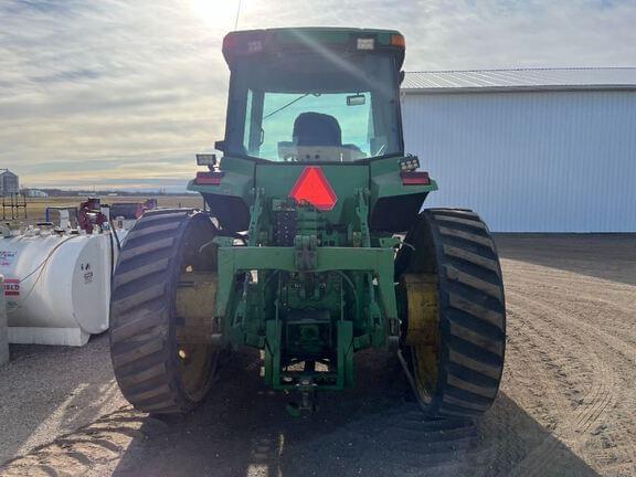 Image of John Deere 8400T equipment image 4