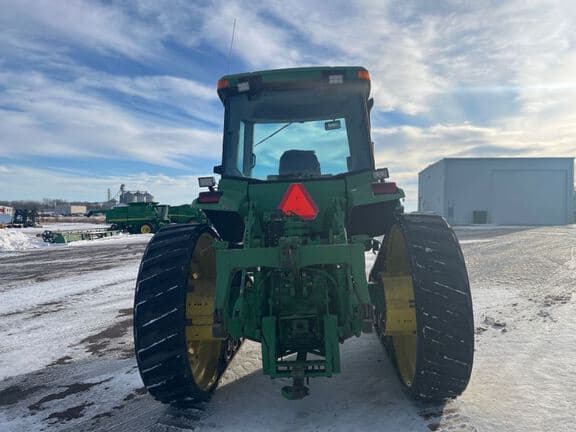 Image of John Deere 8400T equipment image 3