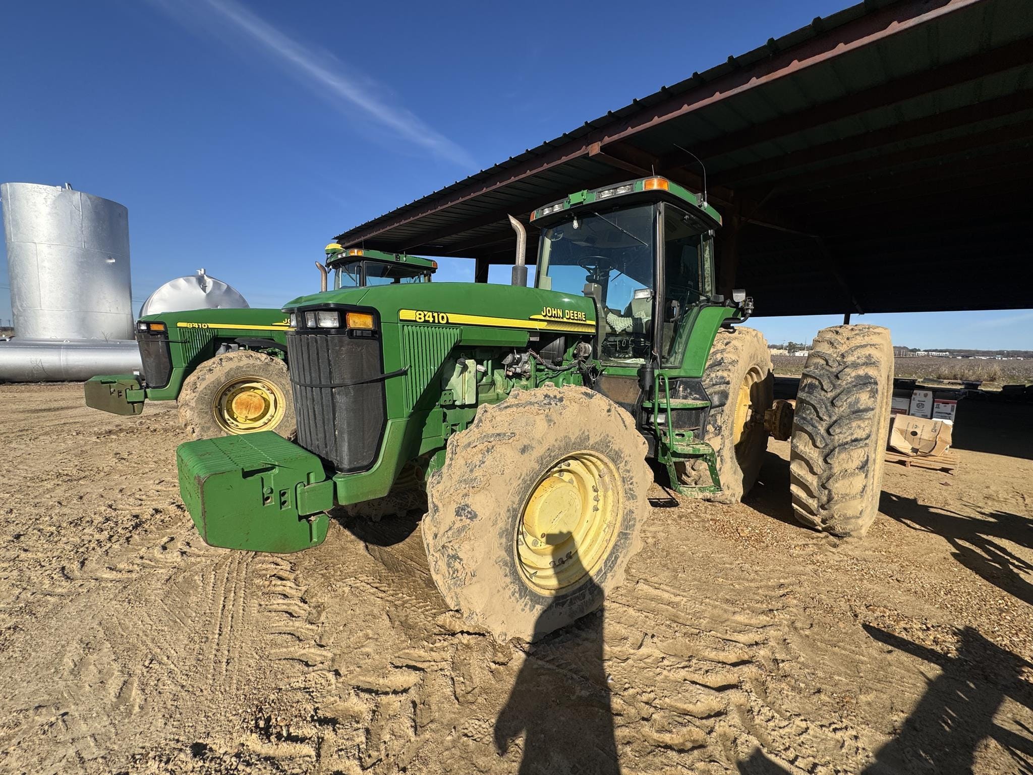 2000 John Deere 8410 Equipment Image0