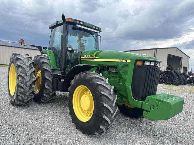 Image of John Deere 8410 equipment image 1