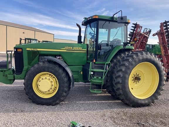 Image of John Deere 8410 equipment image 1