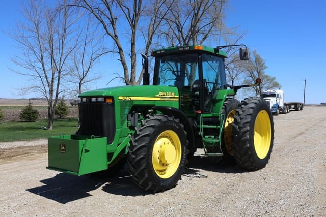 Image of John Deere 8410 equipment image 1