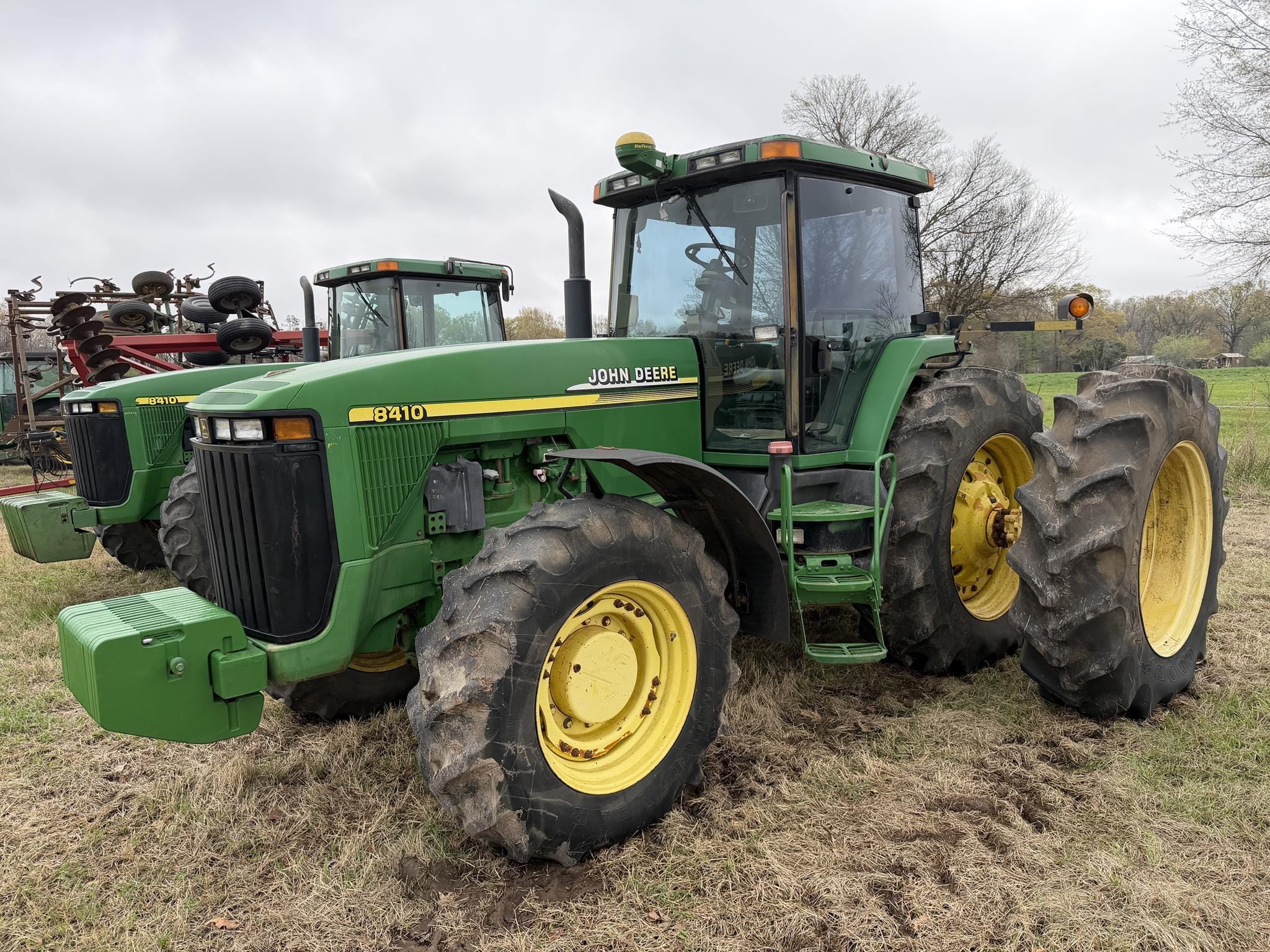 2000 John Deere 8410 Equipment Image0