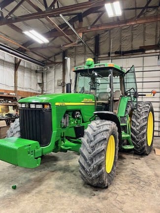 2000 John Deere 8410 Equipment Image0