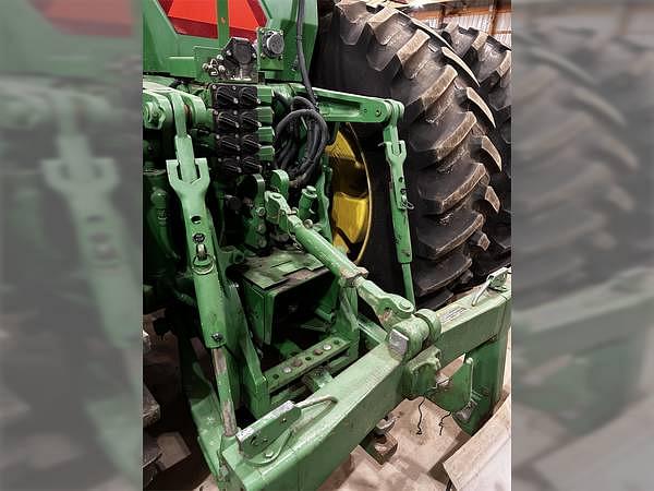 Image of John Deere 8410 equipment image 1