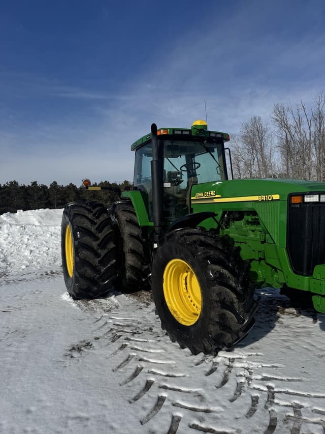 Image of John Deere 8410 equipment image 2