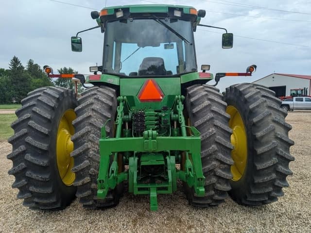 Image of John Deere 8410 equipment image 1
