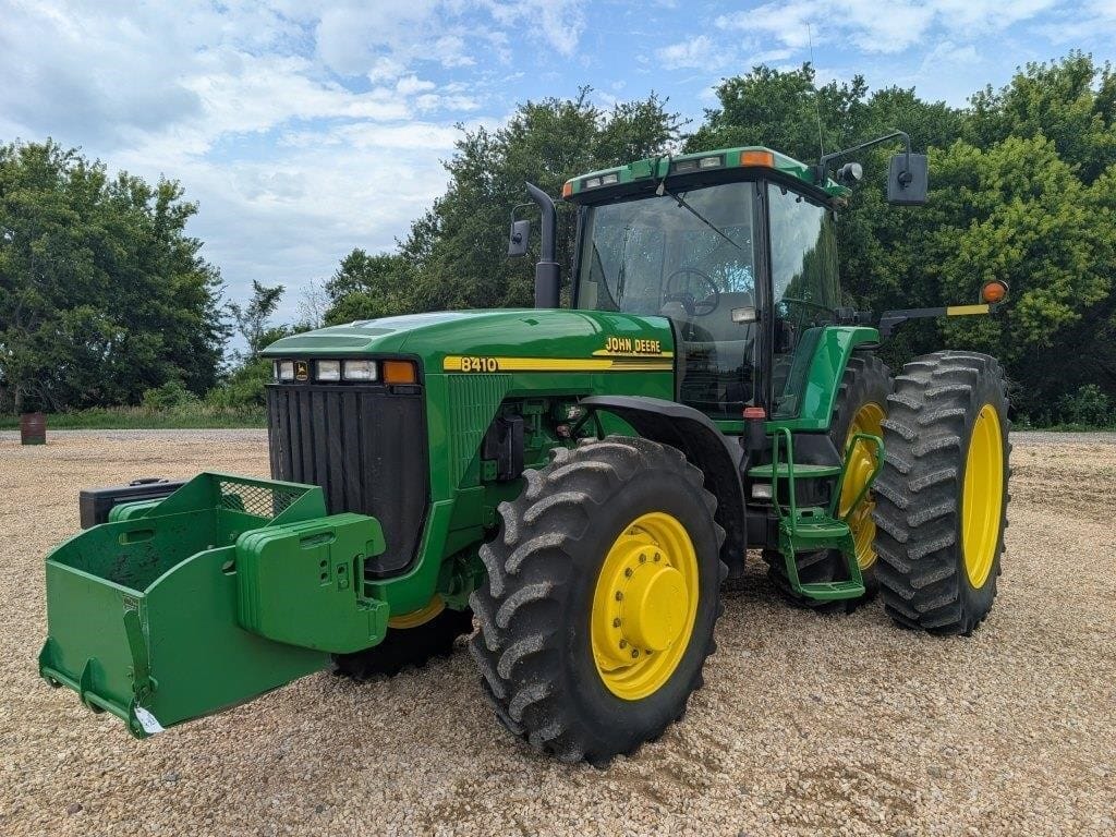 2000 John Deere 8410 Equipment Image0