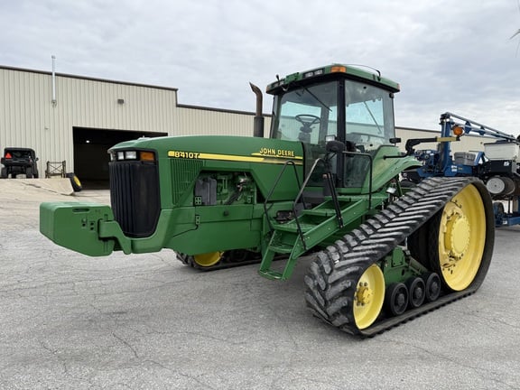 2000 John Deere 8410T Equipment Image0