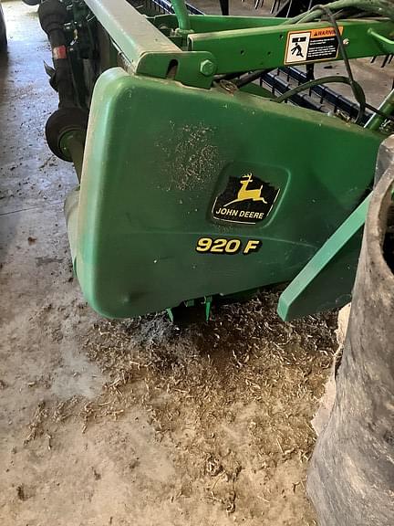 Image of John Deere 920F equipment image 2