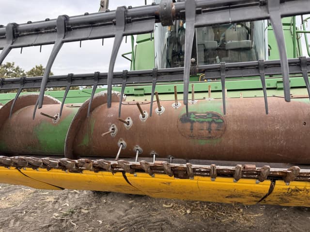 Image of John Deere 920F equipment image 4