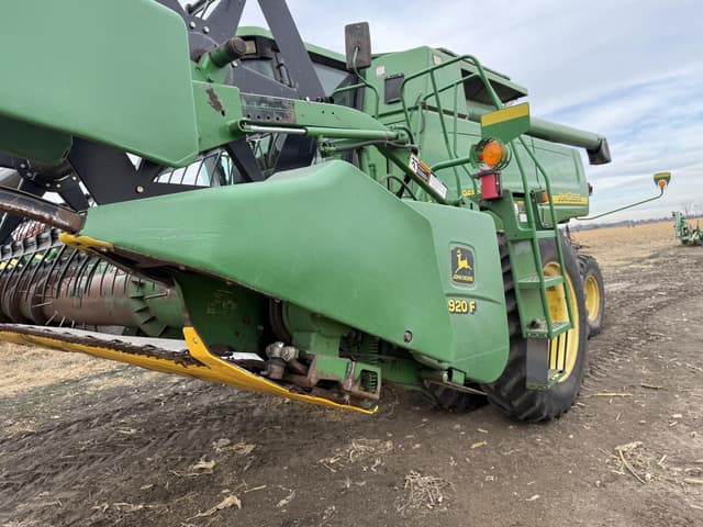 Image of John Deere 920F equipment image 3