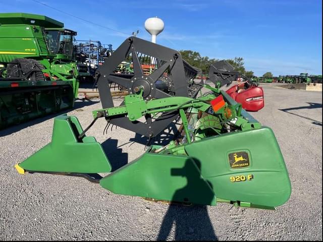 Image of John Deere 920F equipment image 1