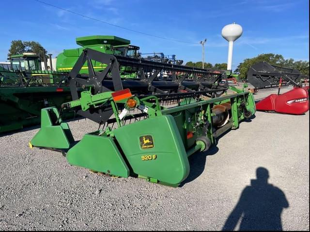 Image of John Deere 920F equipment image 2